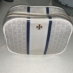 Tory Burch Gemini Makeup Case